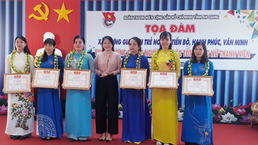 An Giang tuyên dương 14 gương nữ thanh niên điển hình tiên tiến