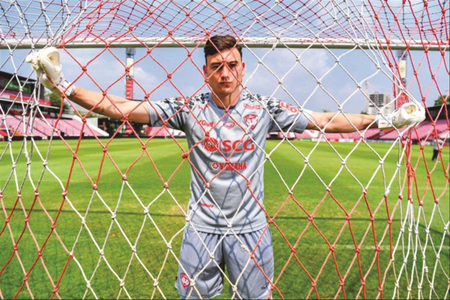 Văn Lâm đang​trải qua quãng thời gian khó khăn ở​Muangthong United 