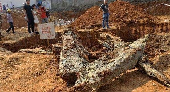 Mơ Thấy Đào Mộ Người Lạ - Giải Mã Ý Nghĩa và Tín Hiệu Từ Giấc Mơ