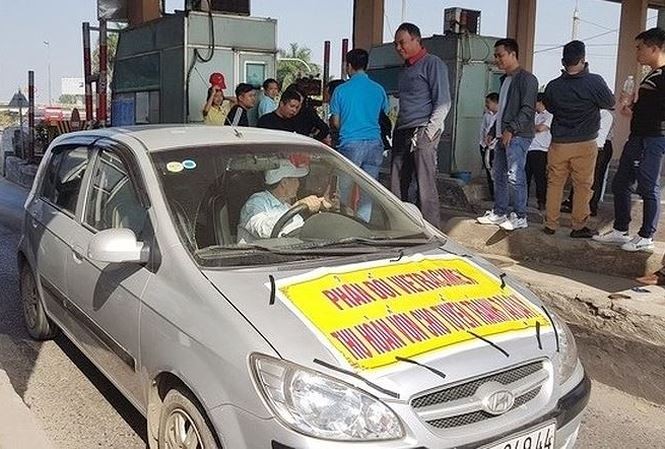 Tài xế tuyên bố phản đối đến khi di dời BOT Bắc Thăng Long - Nội Bài