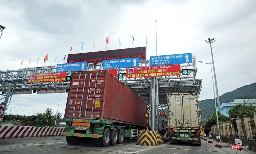 Bộ GTVT và 3 nhà đầu tư thống nhất xong các nội dung về thu phí tự động không dừng. Ảnh trạm thu phí Bắc Hải Vân.