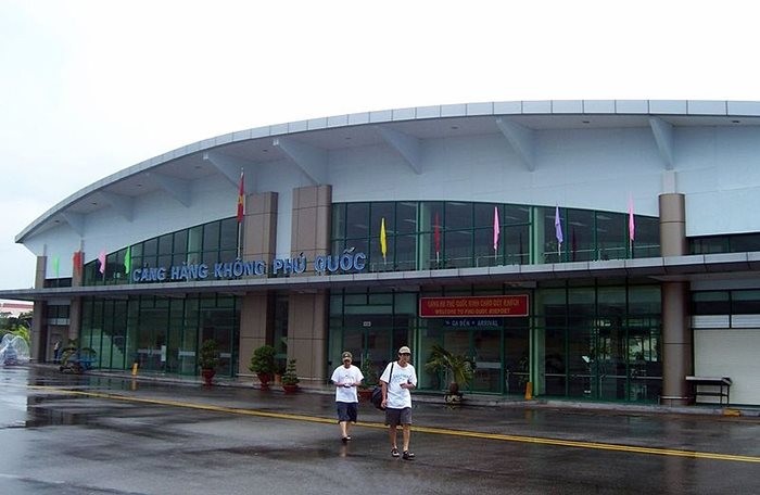 Sân bay Phú Quốc thời tiết xấu phải đóng cửa, một số chuyến bay đi đến trong ngày 9/8 đã phải hủy hoặc lùi giờ. Ảnh minh họa.