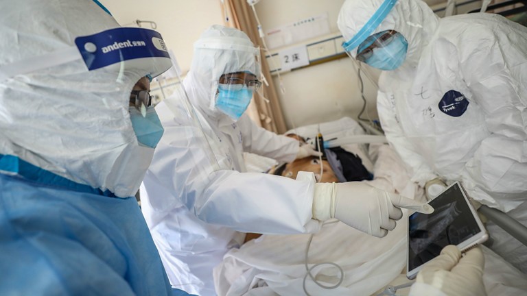 3 bệnh nhân âm tính với SARS-CoV-2 nhưng đang nguy kịch