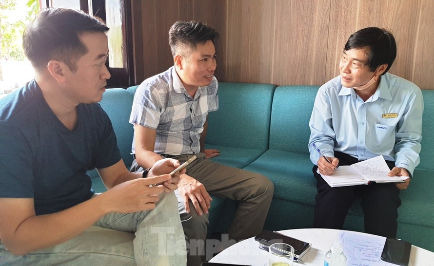 Hồ Đặng Xuân Lâm, đại diện Cty CP Cấp nước Thừa Thiên Huế, giải thích lý do giấy báo tiền nước của 1 hộ gia đình đội từ vài trăm nghìn đồng/kỳ lên mức "khủng" hơn 42 triệu đồng.