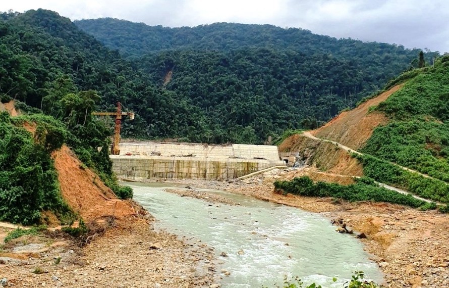 Phương án chặn dòng tại con đập bê tông này thuộc thủy điện Rào Trăng 3 phục vụ tìm kiếm, cứu hộ cứu nạn được đề xuất và nhận được sự đồng tình.