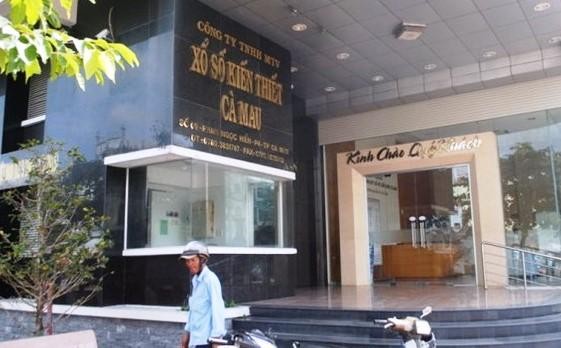 Ba người lạ chuyển tiền vào tài khoản công ty xổ số Cà Mau
