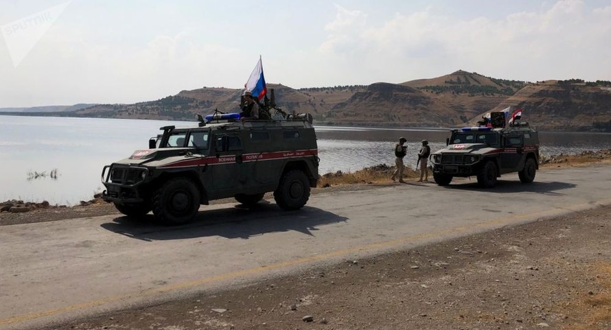 Quân đội Nga bắt đầu tuần tra ở phía bắc Syria. Ảnh: Sputnik