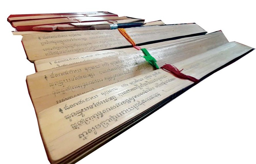 Các bộ kinh lá buông tại chùa Soài So (xã Núi Tô, Tri Tôn, An Giang). Ảnh: baoangiang.com.vn