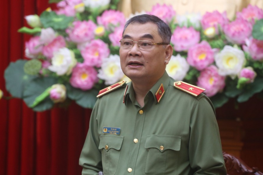 Thiếu tướng Tô Ân Xô tại cuộc họp báo