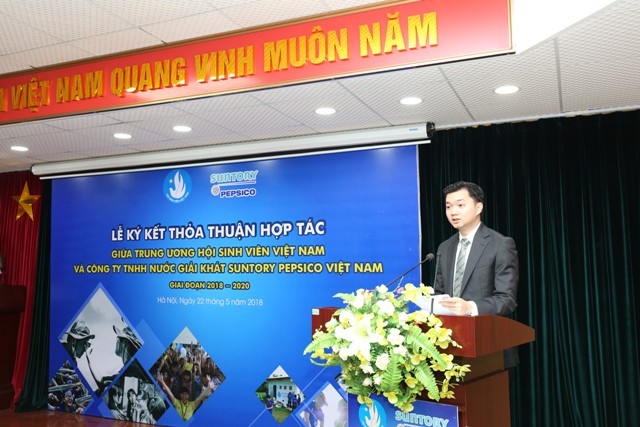 Anh Nguyễn Minh Triết, Trưởng ban Thanh niên trường học T.Ư Đoàn, Phó Chủ tịch Thường trực T.Ư Hội Sinh viên Việt Nam phát biểu tại lễ ký kết 