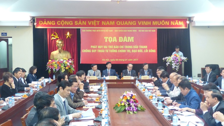Quang cảnh buổi toạ đàm chiều 6/1