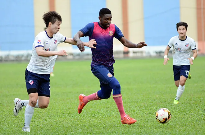 Cầu thủ cùng ký hợp đồng với 2 CLB tại V-League bị cấm thi đấu 1 năm