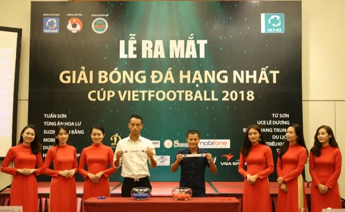 Cựu đội trưởng tuyển quốc gia tranh tài ở giải 'phủi'