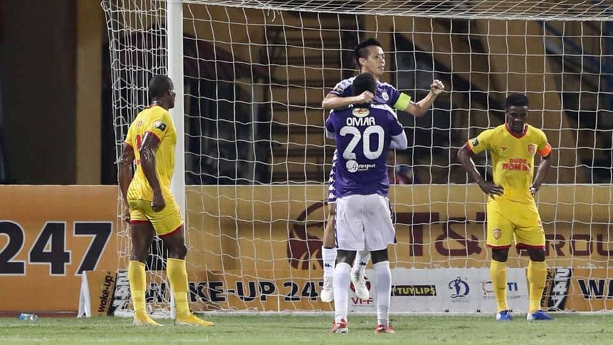 Hà Nội FC dội 'mưa gôn' vào lưới Nam Định