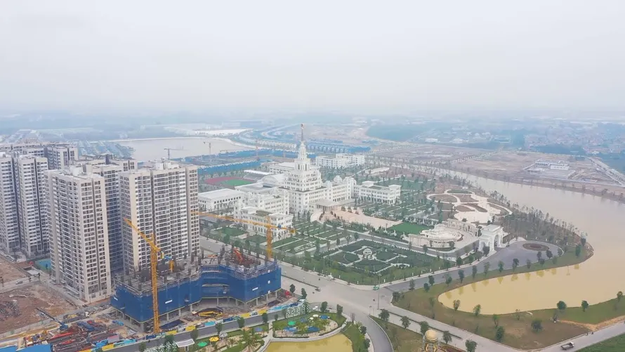 Nhiều dự án bất động sản đua nhau giảm giá, chiết khấu để thu hút khách hàng mùa dịch COVID-19.