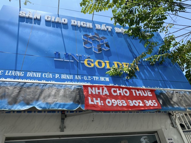 Nhân viên môi giới nhiều sàn bất động sản phải tìm nghề khác vì khó khăn của thị trường.
