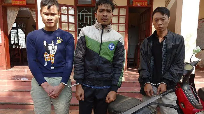 Các đối tượng tại CQĐT. Ảnh: Báo Nghệ An