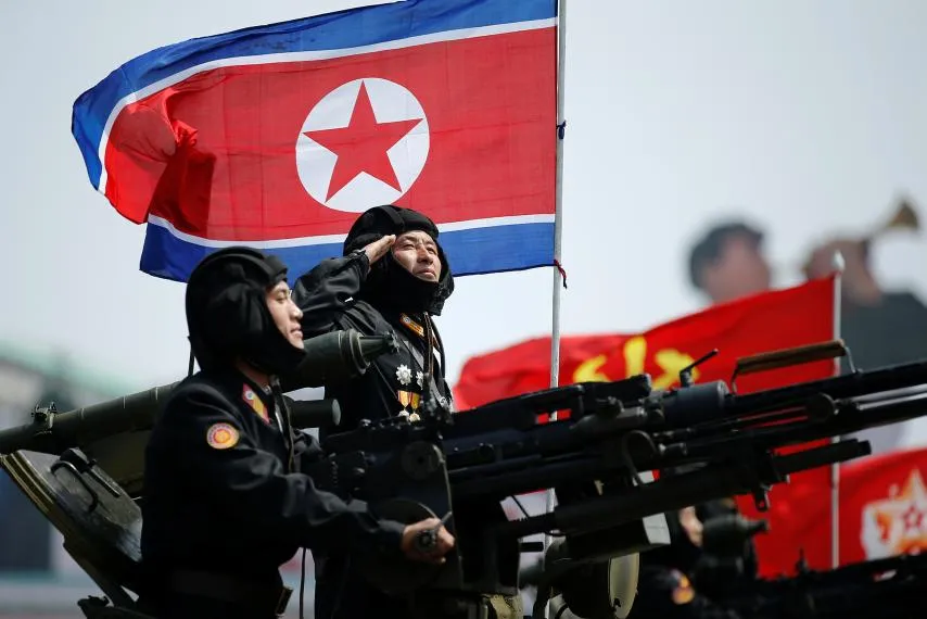 Một binh sĩ tham gia diễu binh tại Bình Nhưỡng ngày 15/4/2017. Ảnh: Reuters