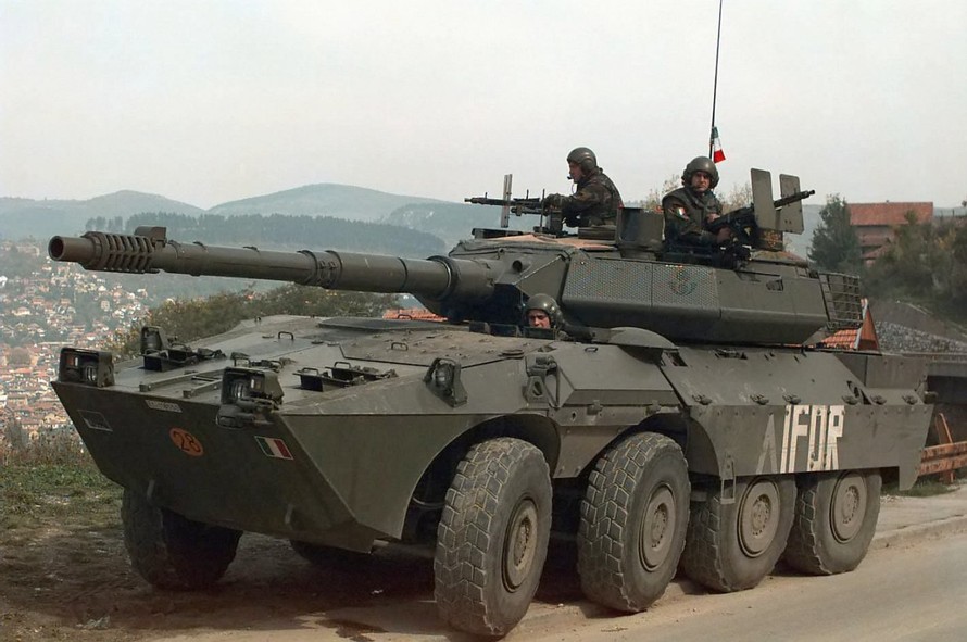 Pháo diệt tăng Centauro. Ảnh: Jeffery Russell
