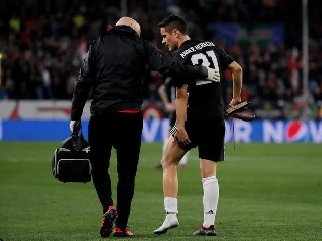 Ander Herrera dính chấn thương khá nặng ở trận đấu với Sevilla.