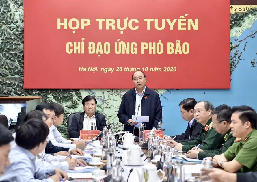 Thủ tướng yêu cầu các bộ ngành, địa phương không mất cảnh giác trước cơn bão số 9 rất mạnh đang hướng về các tỉnh miền Trung.