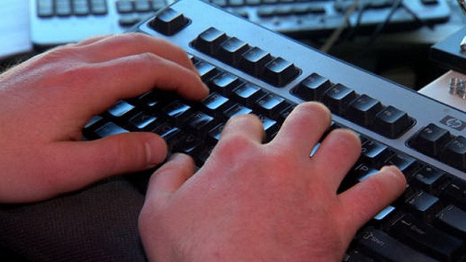 Tin tặc Trung Quốc đọc trộm email nghị sĩ Úc suốt một năm