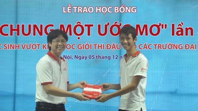 Trao học bổng “SCG - Chung một ước mơ” 