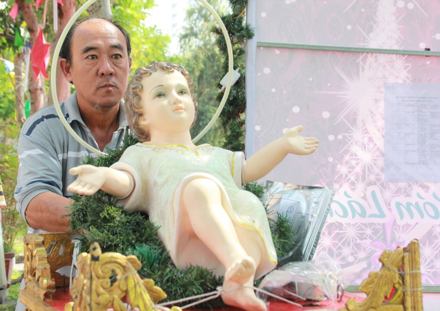 Người Sài Gòn chào đón Noel