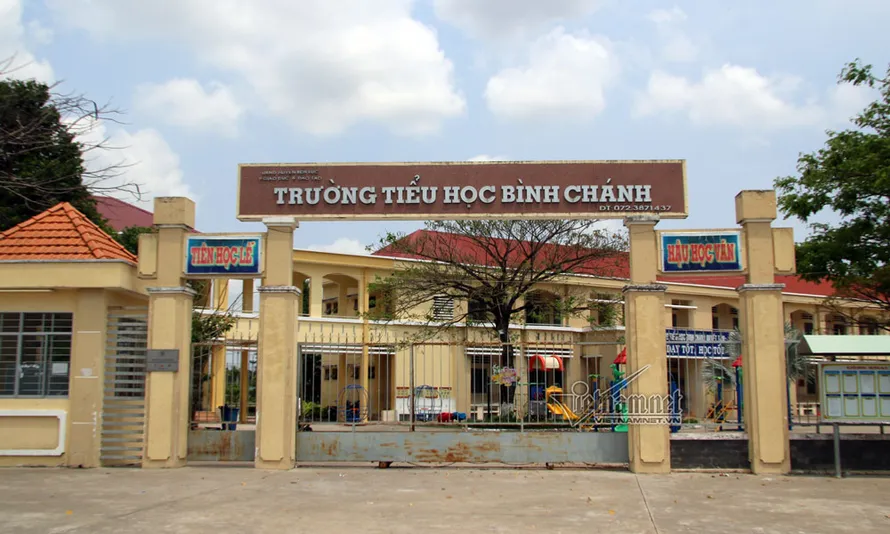 Trường Tiểu học Bình Chánh nơi xảy ra sự việc