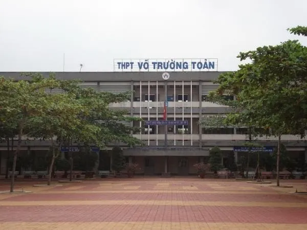 Một giáo viên Sài Gòn kiện hiệu trưởng, đòi bồi thường 23 triệu đồng