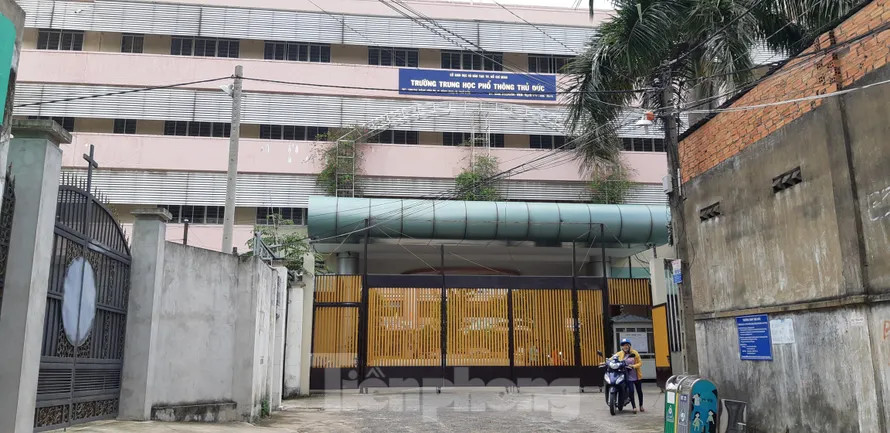 Trường THPT Thủ Đức nơi đang xảy ra sự việc kiện tụng.