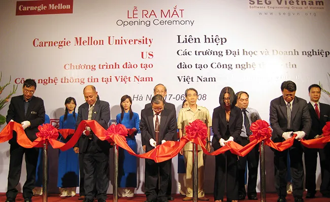 ĐH Duy Tân ký kết với ĐH Carnegie Mellon, 1 trong 4 đại học đào tạo Công nghệ Thông tin hàng đầu của Mỹ