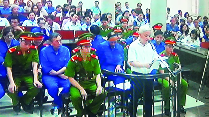 Bầu Kiên đọc đơn kêu oan trước toà 