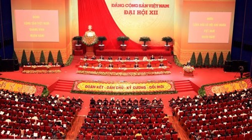 Bảy Ủy viên Bộ Chính trị tái cử Trung ương khóa XII