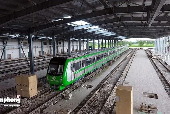 Một trong 5 đoàn tàu tại khu vực Depot của dự án 