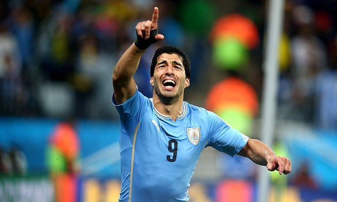 Luis Suarez lập cú đúp giúp Uuruguay hạ gục Anh