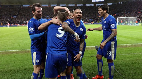 Leicester bước vào 'ngôi đền 100' ở Ngoại hạng Anh