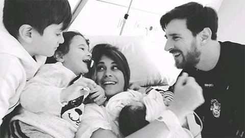 Messi hạnh phúc đón con trai thứ 3 chào đời