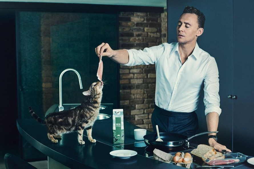 Tài tử Tom Hiddleston.