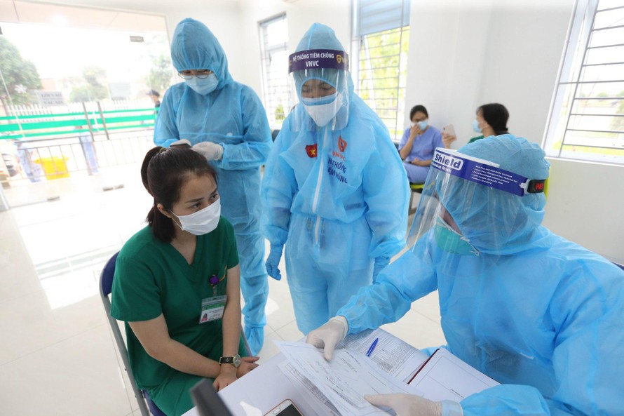 BV Bệnh Nhiệt đới T.Ư ra thông báo khẩn sau khi phát hiện chùm ca COVID-19