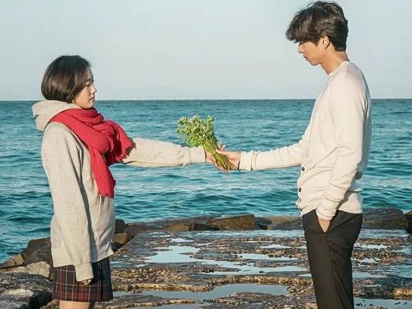 Khách du lịch đang đổ xô đến... bãi biển trong phim "Goblin"