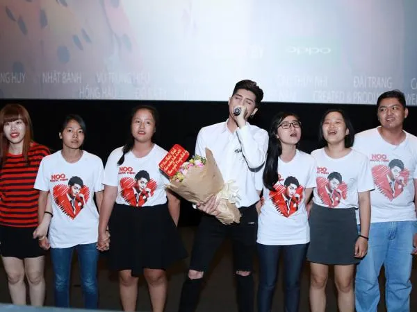 Fan phát sốt với hình tượng "anh Hai soái ca" của Noo trong phim ngắn Tết