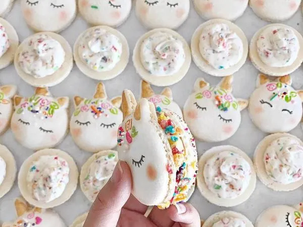 Những chiếc bánh macaron kỳ lân này đang khiến teen thế giới "phát cuồng"