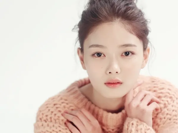 Cặp đôi "Mặt Trăng - Mặt Trời" Kim Yoo Jung và Yeo Jin Goo lỡ cơ hội tái hợp