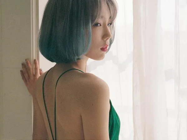 Lập một loạt kỉ lục, TaeYeon (SNSD) xứng danh "nữ hoàng K-Pop" 