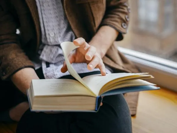 Khám phá bản thân: Ngày cuối tuần trong cửa hàng sách