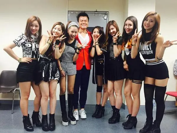 Những phù thủy âm nhạc đứng sau thành công của “K-Pop kỳ diệu”