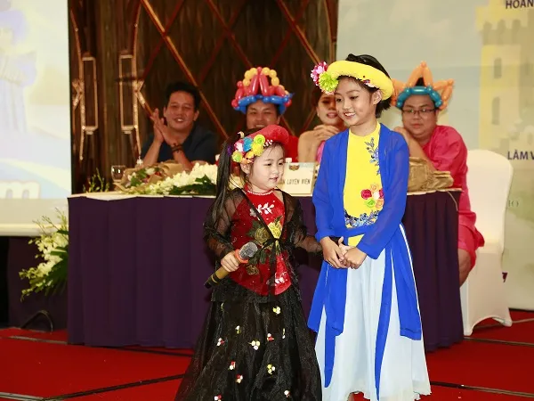 Lạc vào xứ sở thần tiên đầy màu sắc cùng chương trình truyền hình "Tiếu Lâm Tứ Trụ Nhí"