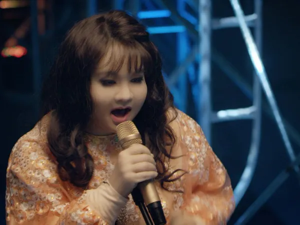 Hé lộ tạo hình mũm mĩm cực lạ của Minh Hằng trong teaser phim remake “Sắc Đẹp Ngàn Cân"