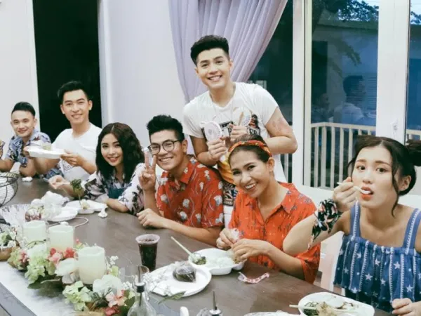 Kết thúc "Giọng hát Việt", Noo Phước Thịnh vẫn gắn bó cùng học trò trong MV "Dream Team"